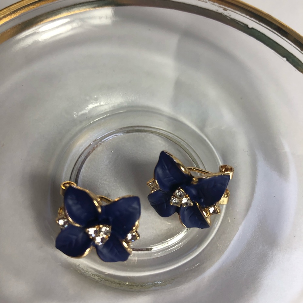 Fashion Elegant Woman Blue Camellia Earrings. NEW - Picture 4 of 6